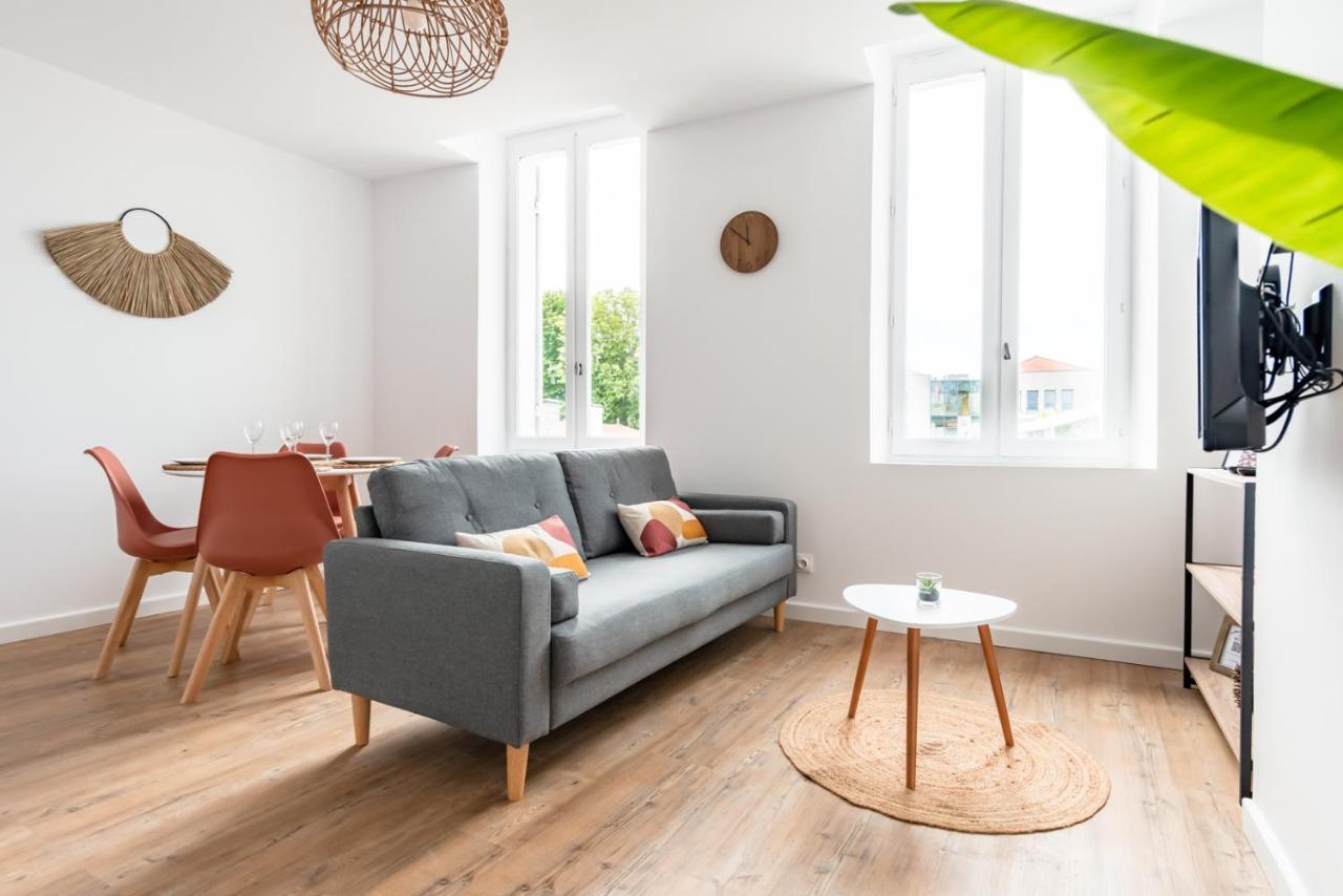 Frenchyhomes☆coeurdegujan☆bassin☆marché☆WIFI Extérieur photo